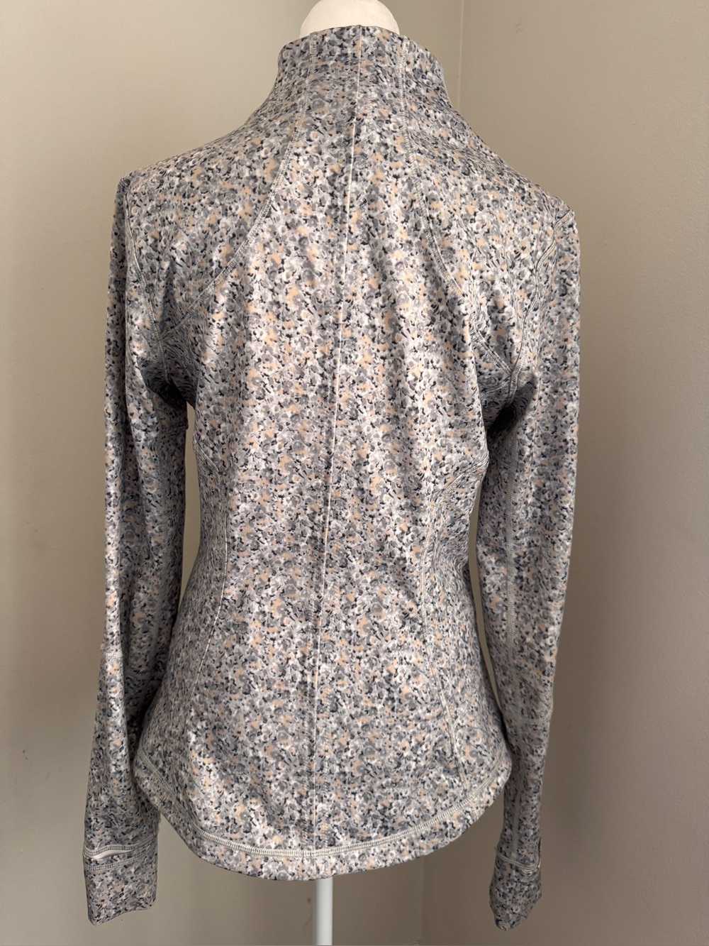 Lululemon | Forme Jacket - Picture 3 of 10